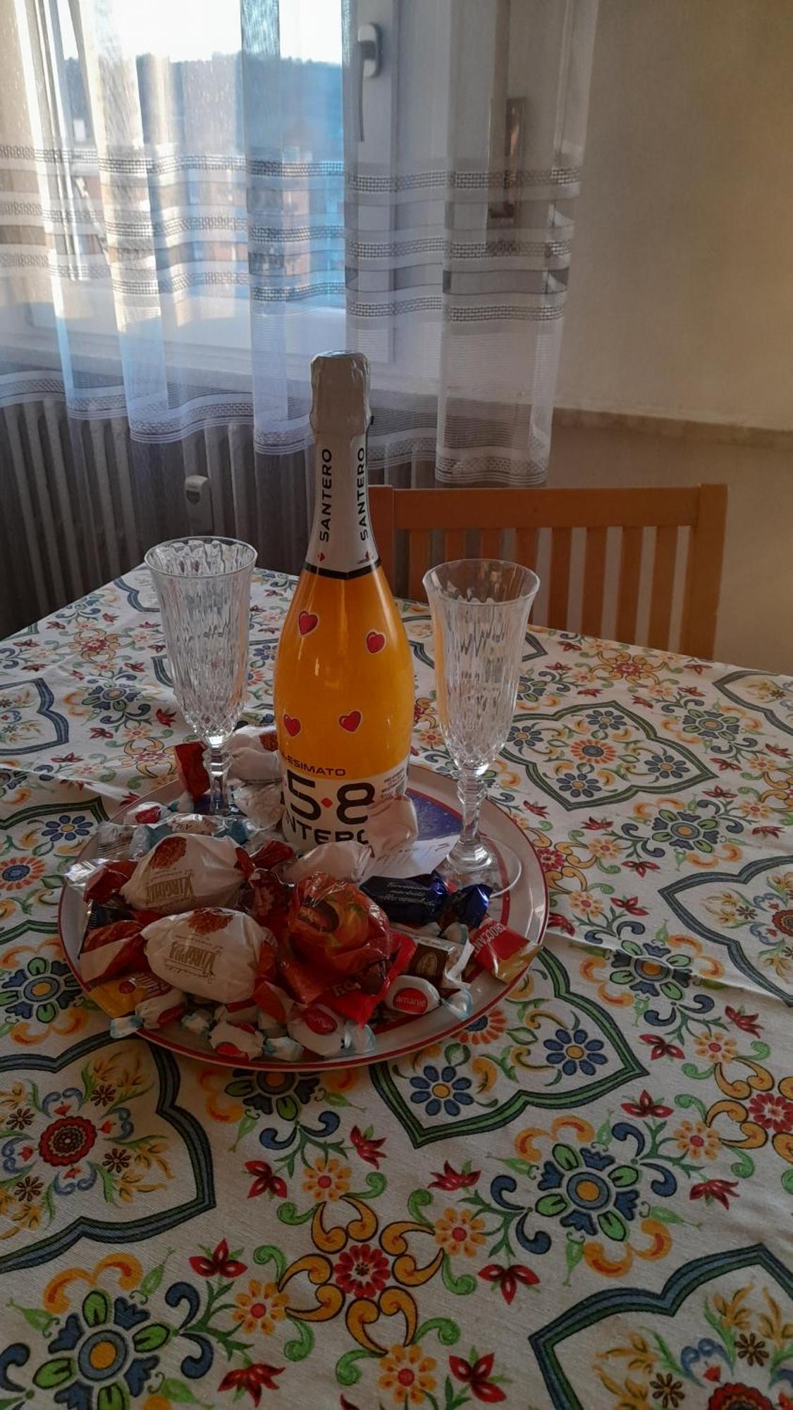 Bellissimo Appartamento Con Supermercato A 50M Asti Kültér fotó